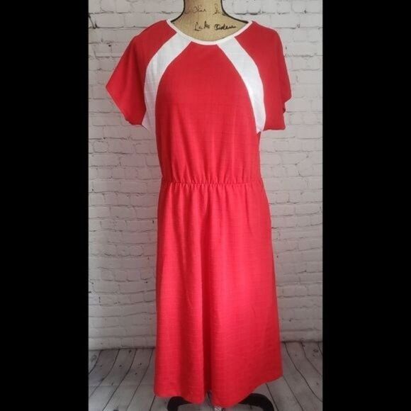 Vintage 70s Retro Mod Red and White Casual Dress - Picture 9 of 9